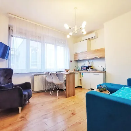 Apartment Blue And Rose Cozy - Quiet In The Location - Self Check-in - 5th Floor With Elevator